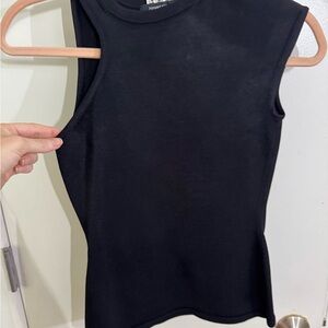 Sleek Black Sleeveless Tank Top